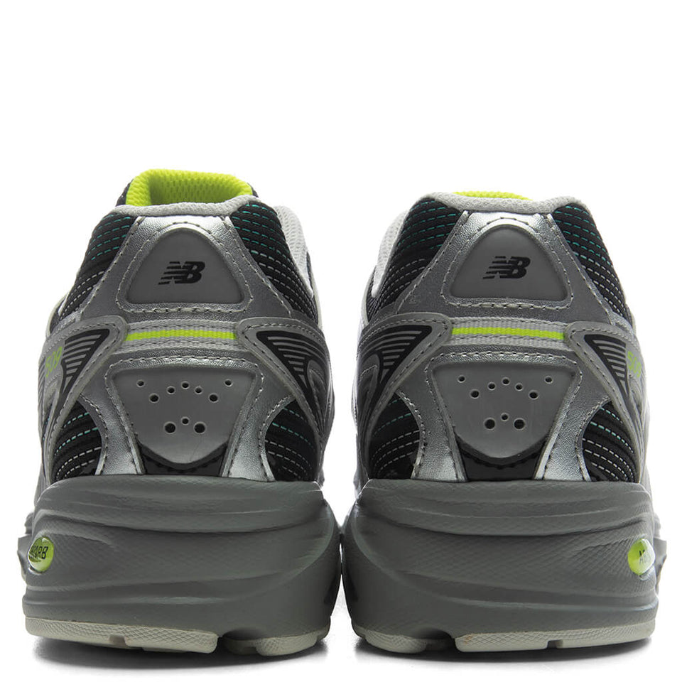 509 - Silver Metallic/Deep End