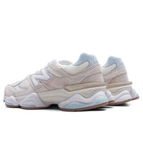 9060 - Bisque/Frosted Glass