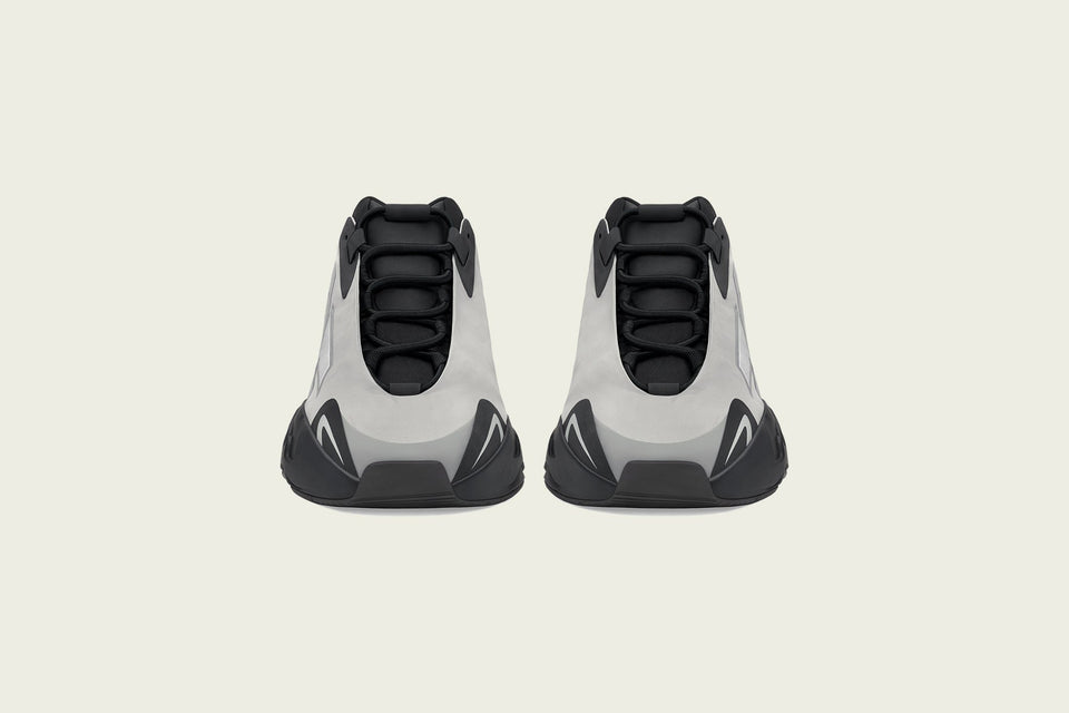 Yeezy 700 MNVN - Metallic