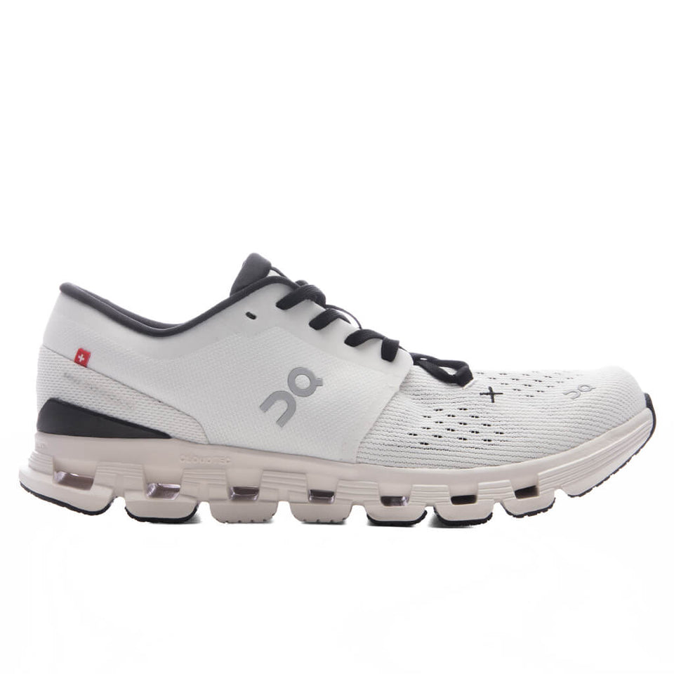 Cloud X 4 - Ivory/Black