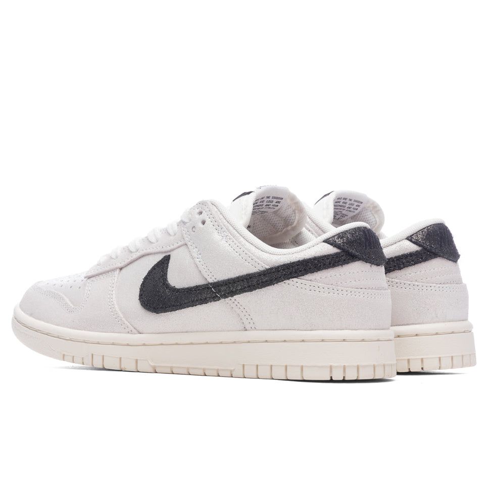 Women's Dunk Low SE - White/Black/Team Red