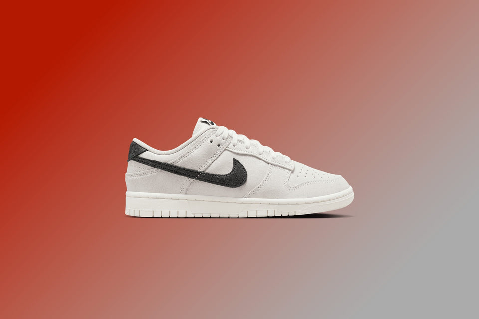 Women's Dunk Low SE - White/Black/Team Red