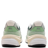 Made In USA 990v6 - Avocado/Natural Mint