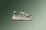 Made In USA 990v6 - Avocado/Natural Mint