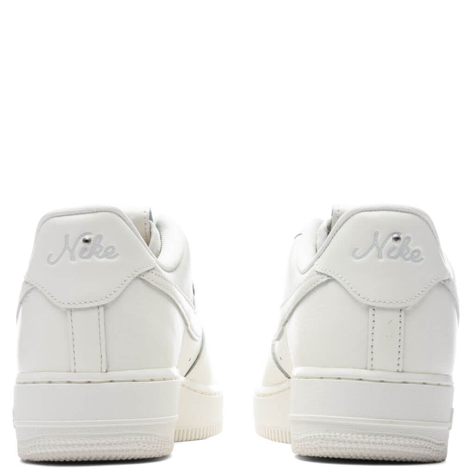 Women's Air Force 1 '07 LV8 - Sail/Metallic Silver