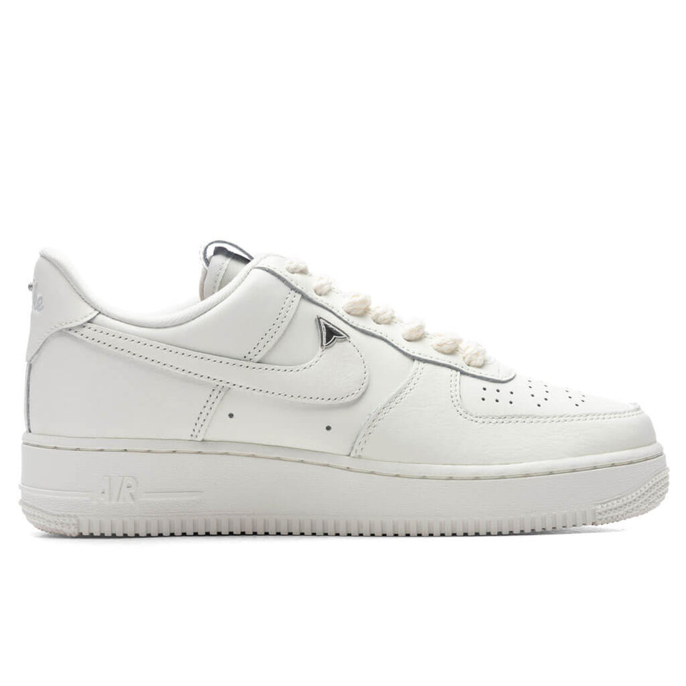 Women's Air Force 1 '07 LV8 - Sail/Metallic Silver