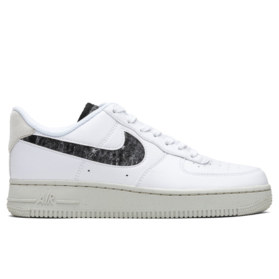 Women's Air Force 1 '07 SE - White/Black/Light Bone