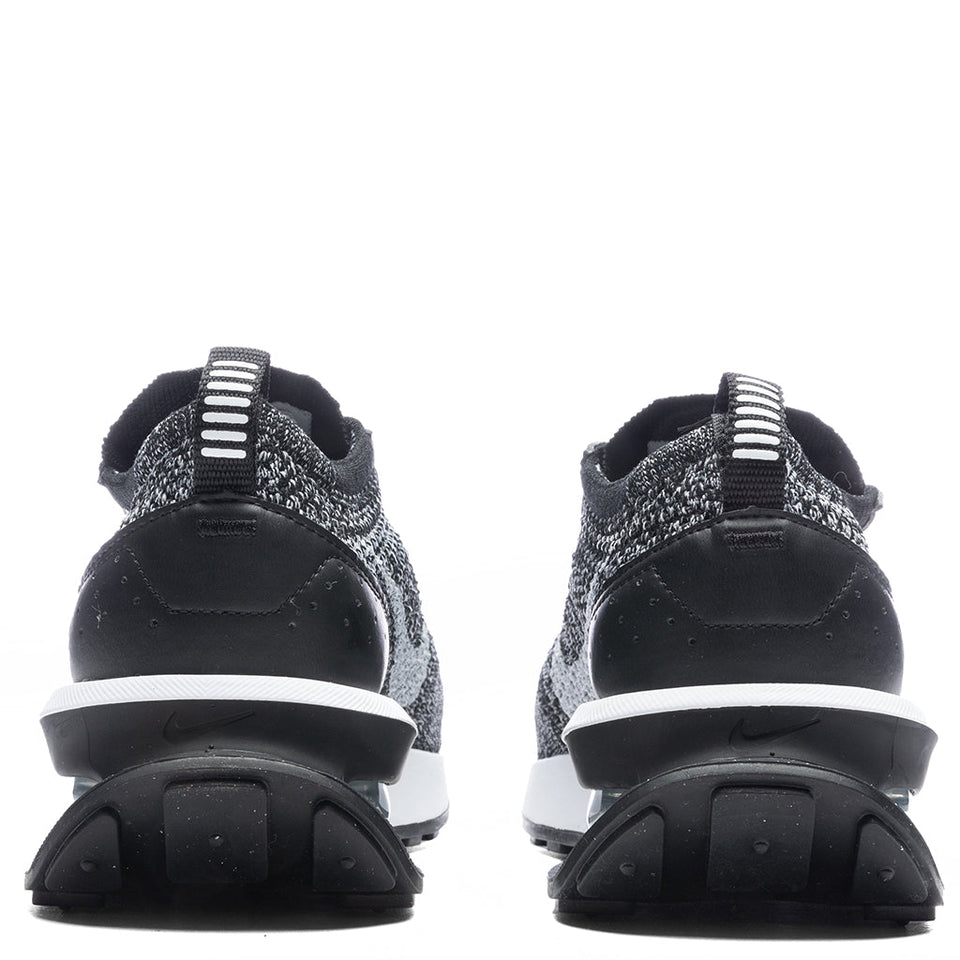 Women's Air Max Flyknit Racer - Black/White