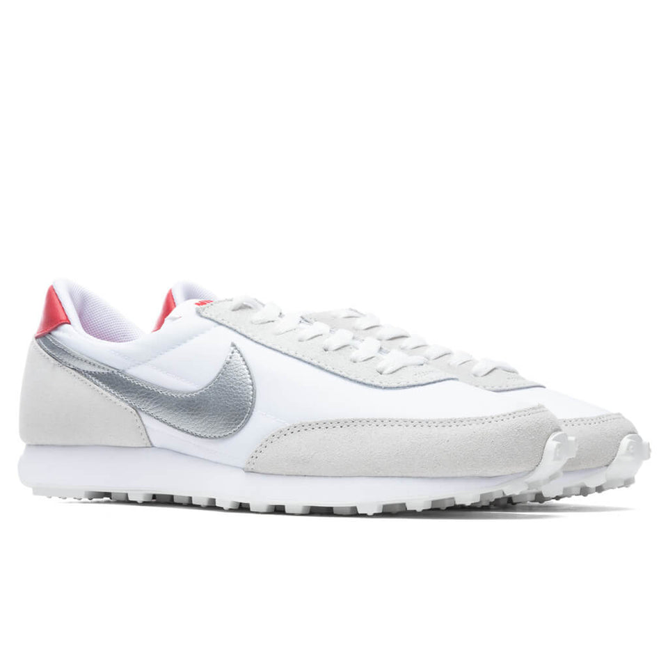 Women's Daybreak - Summit White/Metallic Silver