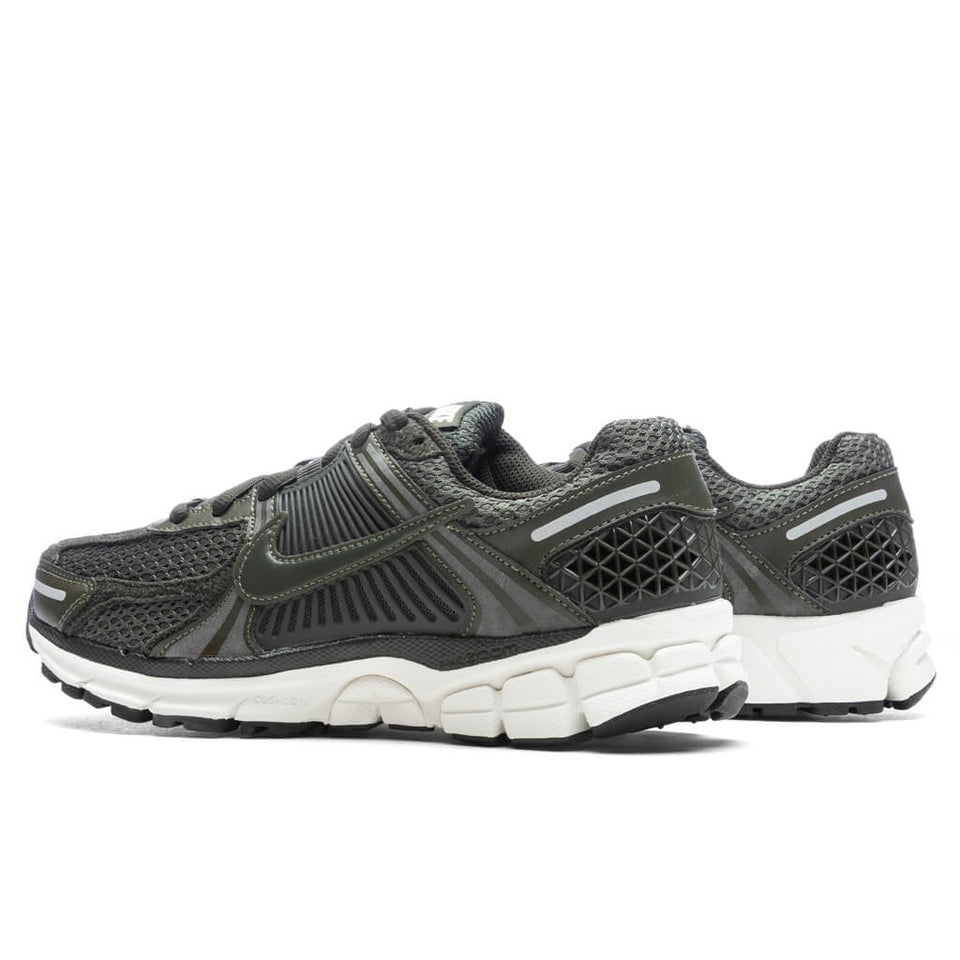 Women's Zoom Vomero 5 - Cargo Khaki/Sequoia/Metallic Silver