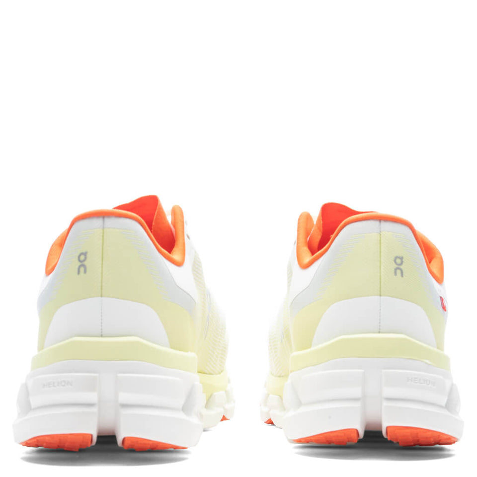 Cloudflow 4 - White/Hay