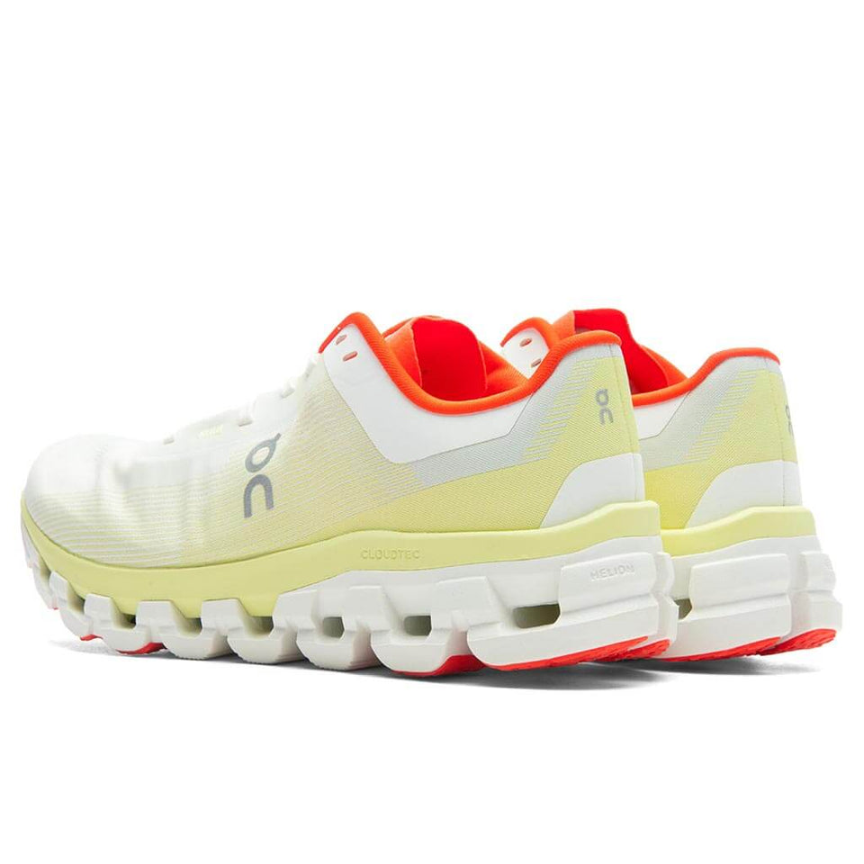 Women's Cloudflow 4 - White/Hay