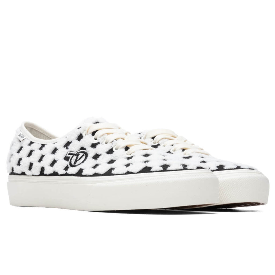 Authentic One Piece VLT LX - Black/Marshmallow