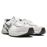 Women's V2K Run - Summit White/Chrome/White/Light Orewood Brown