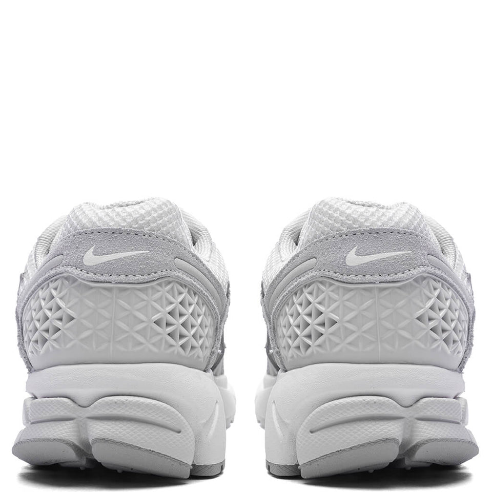 Women's Zoom Vomero 5 - Pure Platinum/Summit White/Platinum Tint