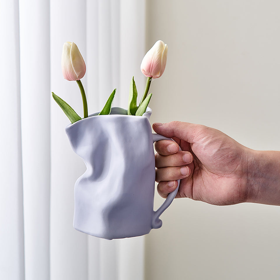 Modern Pleated Ceramic Vase – Nordic Luxury Decor with Tulips