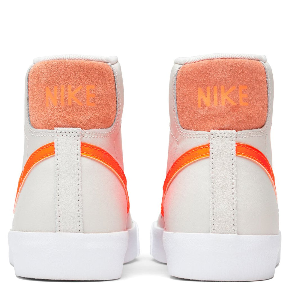 Women's Blazer Mid '77 - Light Bone/Total Orange